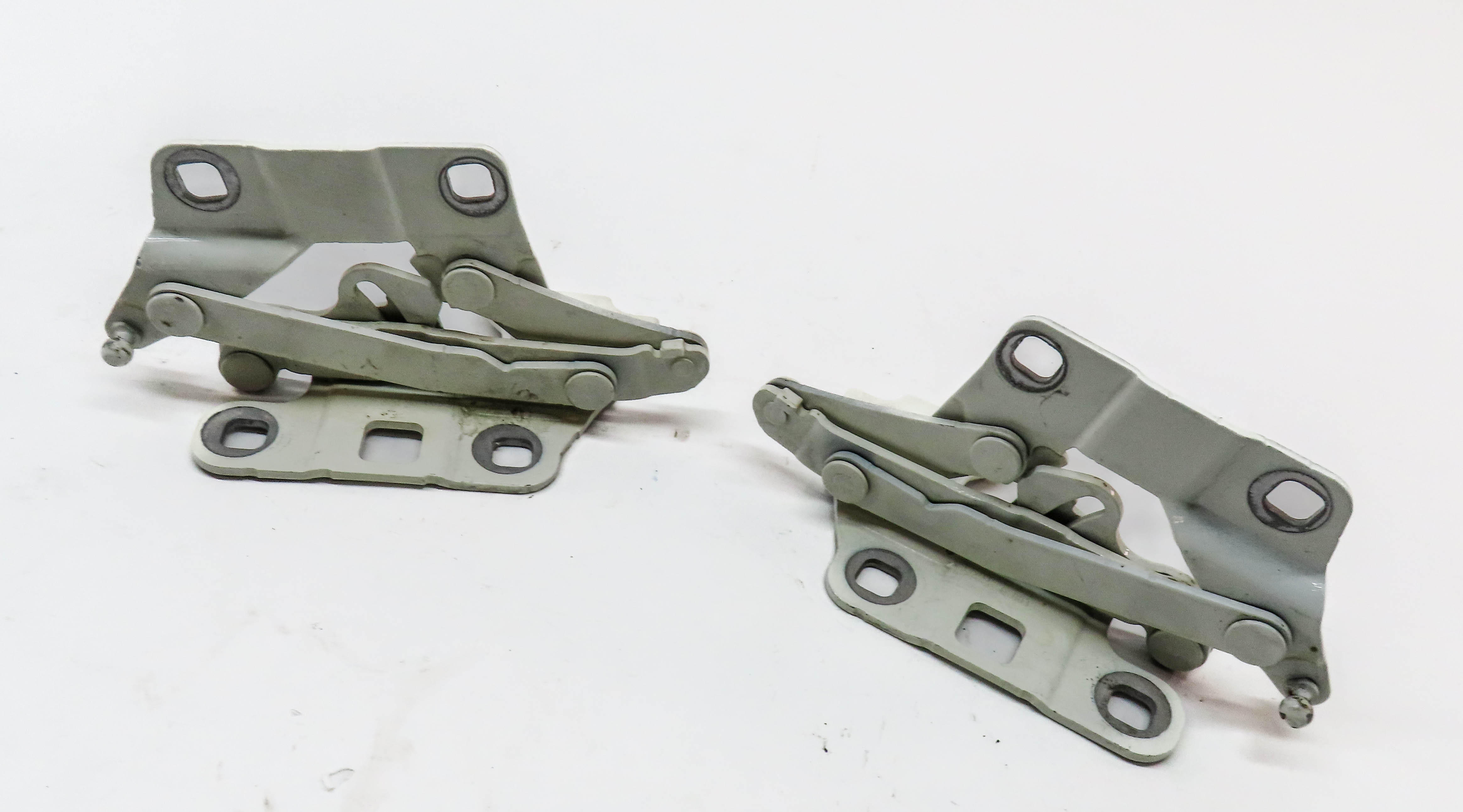 12-19 MERCEDES GL ML (W166 X166) FRONT LEFT & RIGHT HOOD HINGE SET (White) — exact item pictured